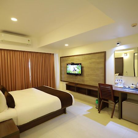 Arctic Hotel Kochi Exterior photo