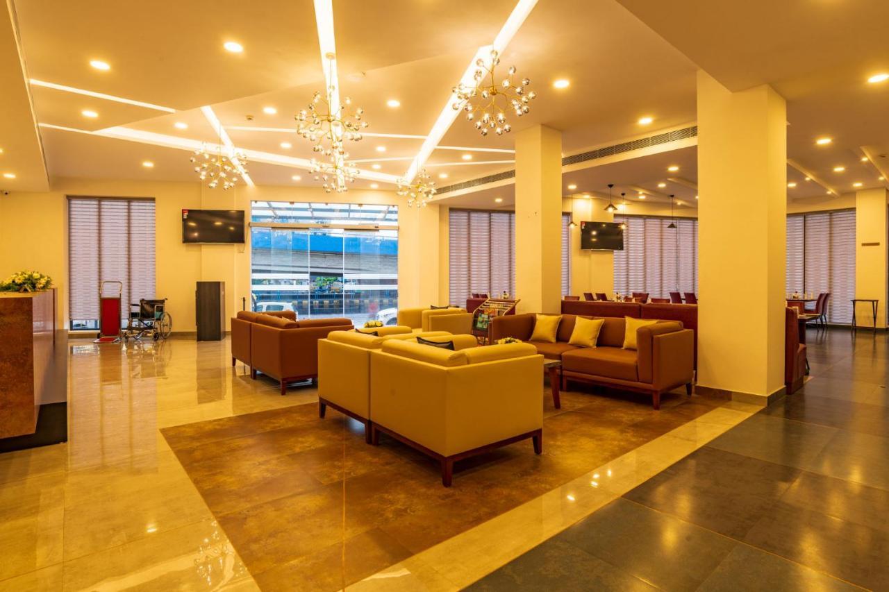 Arctic Hotel Kochi Exterior photo