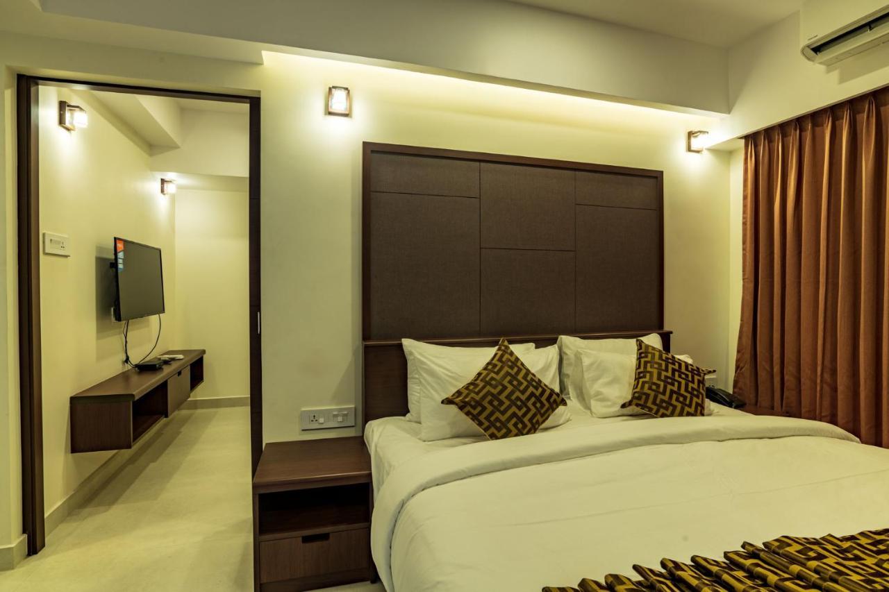 Arctic Hotel Kochi Exterior photo