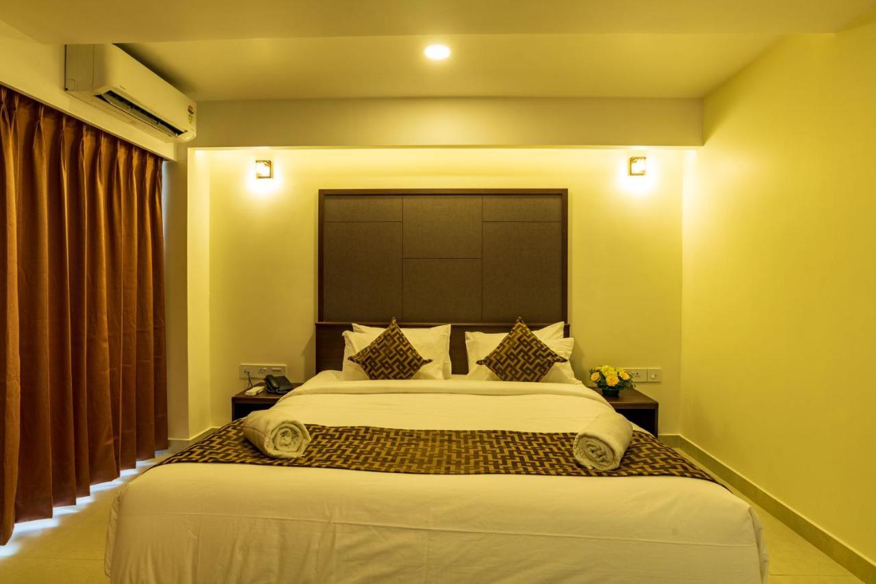 Arctic Hotel Kochi Exterior photo