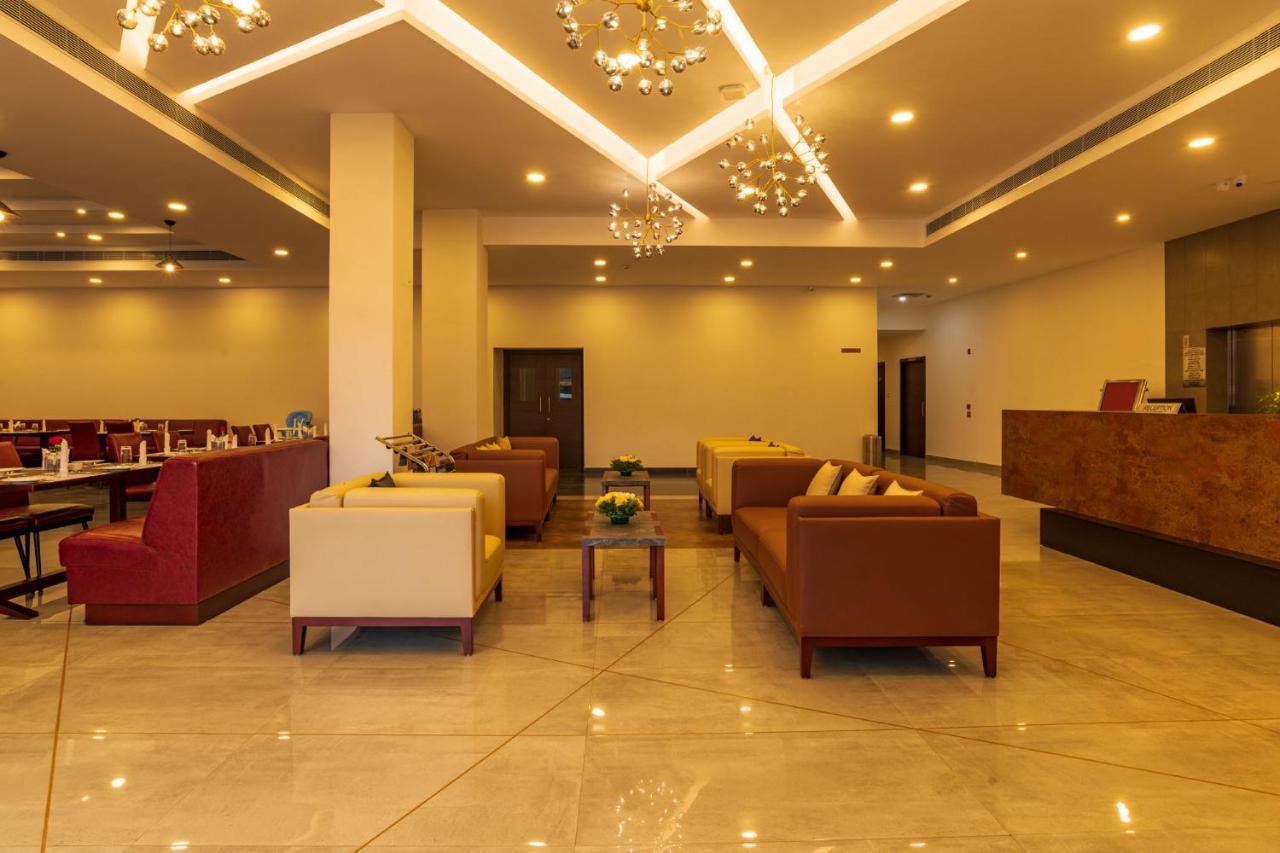 Arctic Hotel Kochi Exterior photo