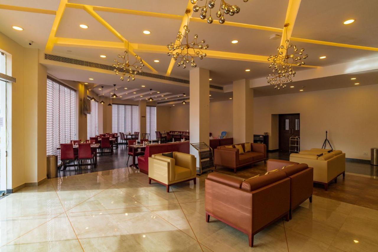 Arctic Hotel Kochi Exterior photo