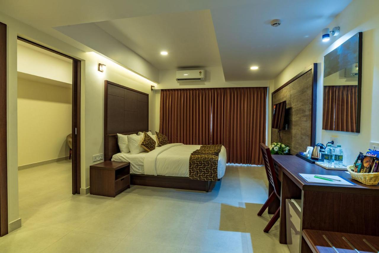 Arctic Hotel Kochi Exterior photo