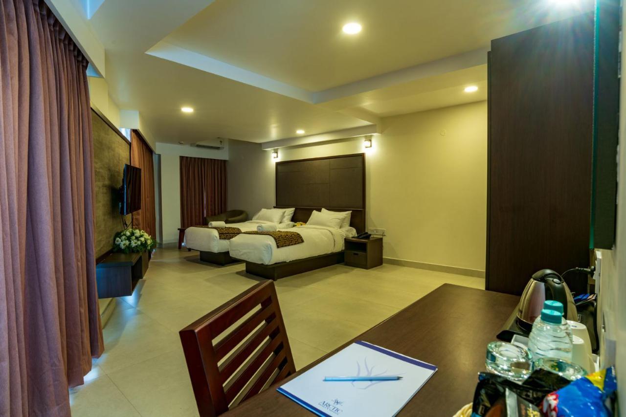 Arctic Hotel Kochi Exterior photo